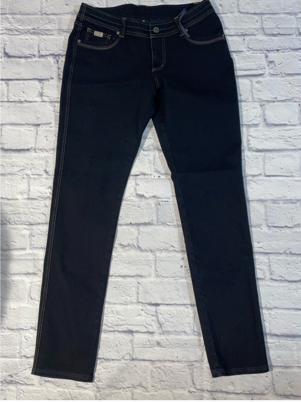 KUHL DANZR™ SKINNY JEAN size 12 dark blue wash, great stretch comfort